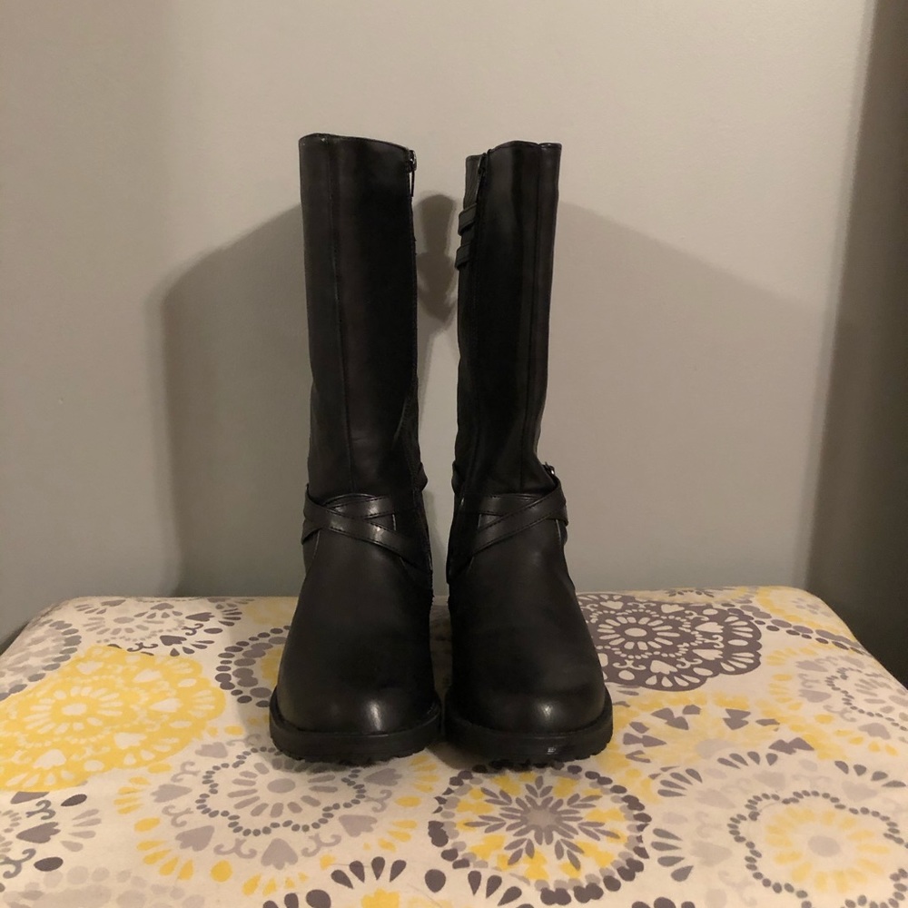 Kids black boots